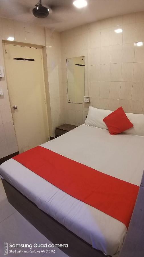 Hotel Saim Palace Mumbai Exteriör bild