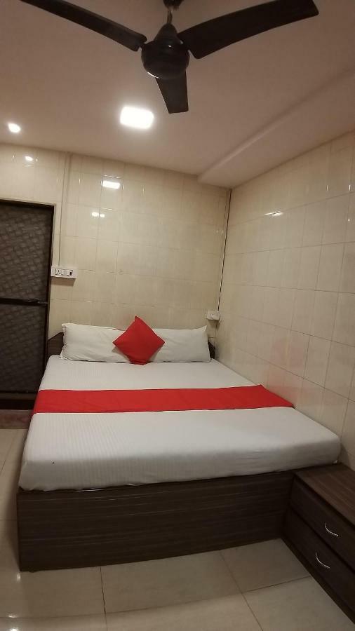Hotel Saim Palace Mumbai Exteriör bild